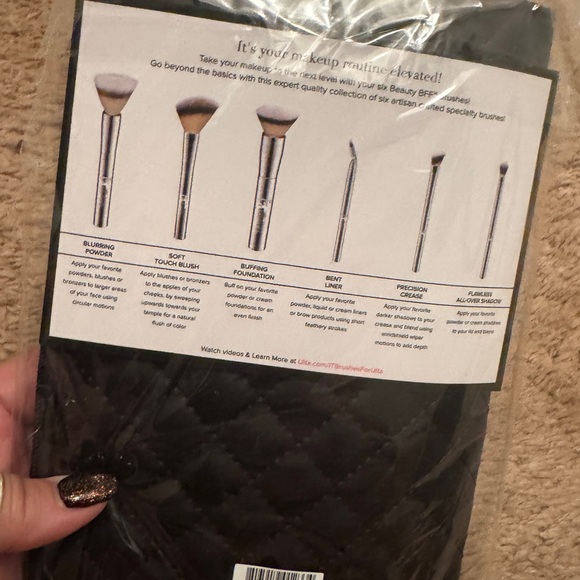 IT Cosmetics Makeup Brush Set for Face and Eye - Picture 3 of 6